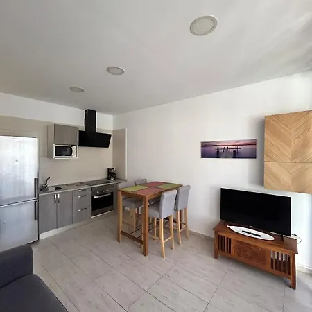 Parque Santiago Ii, With Separate Entrance Appartement *