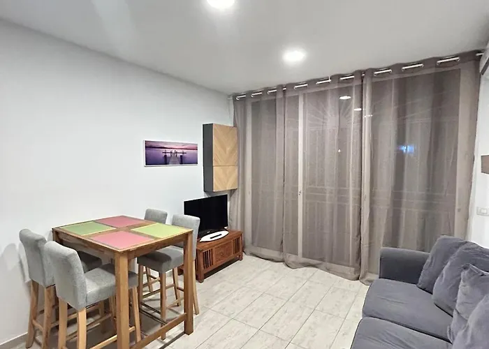 Parque Santiago Ii, With Separate Entrance * Playa de las Américas